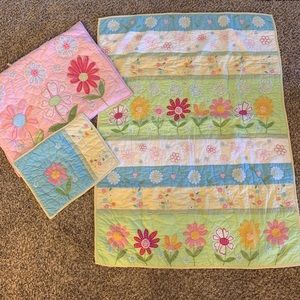 Pottery Barn Kids Daisy Garden Toddler Quilt Set